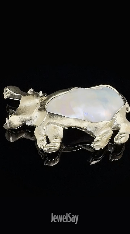 Hippo brooch with a 45.4-carat natural pearl and diamond | Custom-made or buy on JewelSay