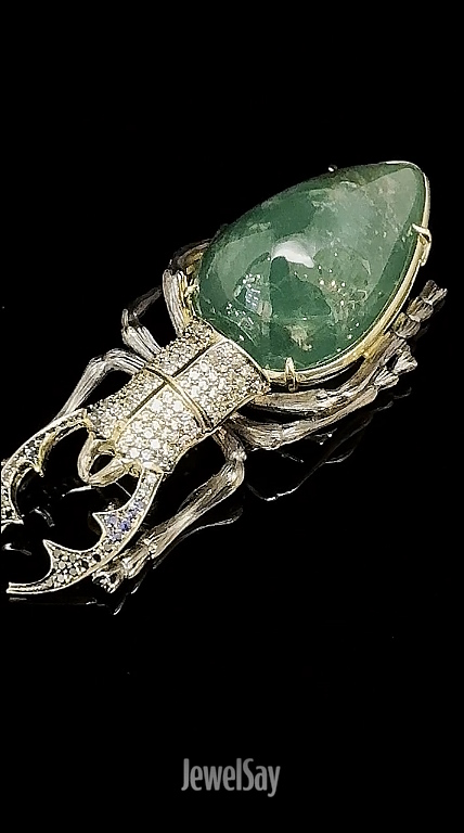 Exclusive gold brooch Stag Beetle with a natural large emerald | Buy or make to order from JewelSay jewelers