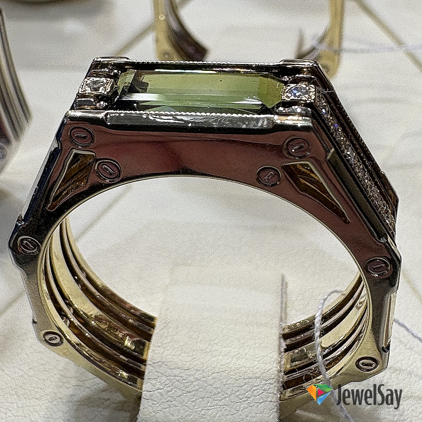 Ювелирное украшение на заказ: стоимость эксклюзива Ювелирное украшение на заказ: стоимость эксклюзива