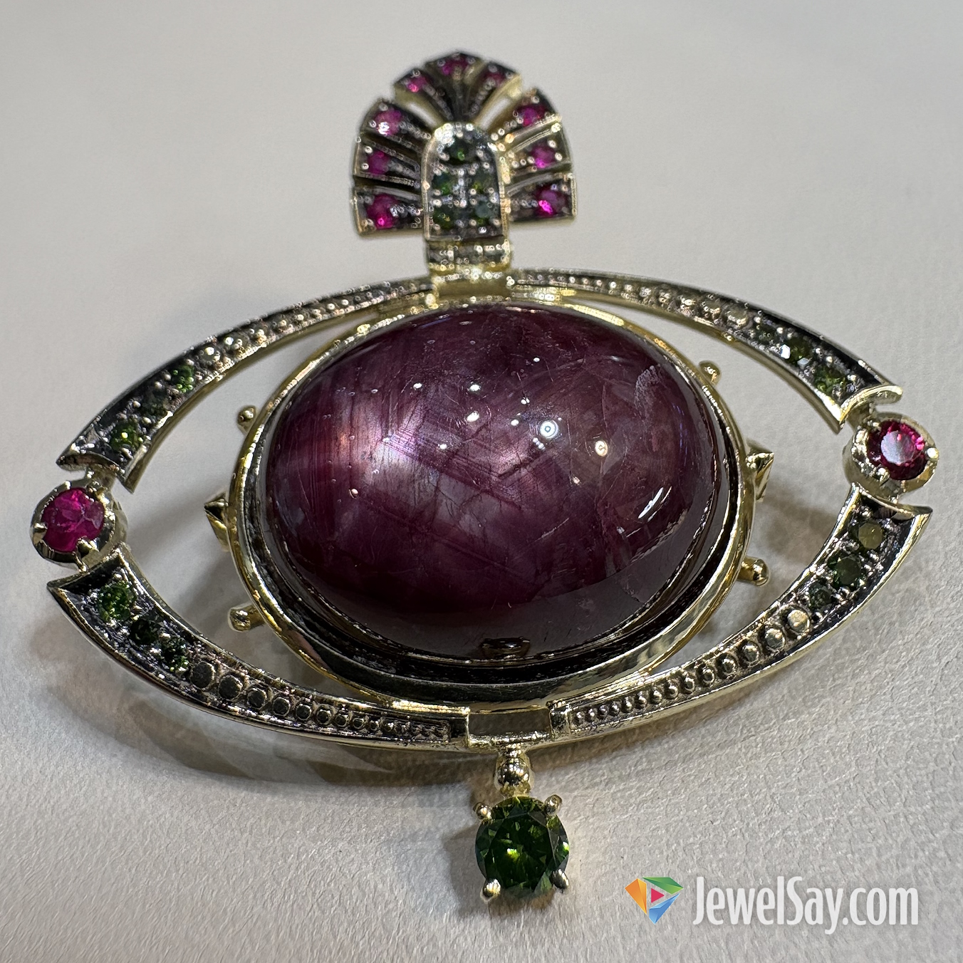 Авторские подвески из золота - это эксклюзивные украшения на заказ от ювелиров JewelSay