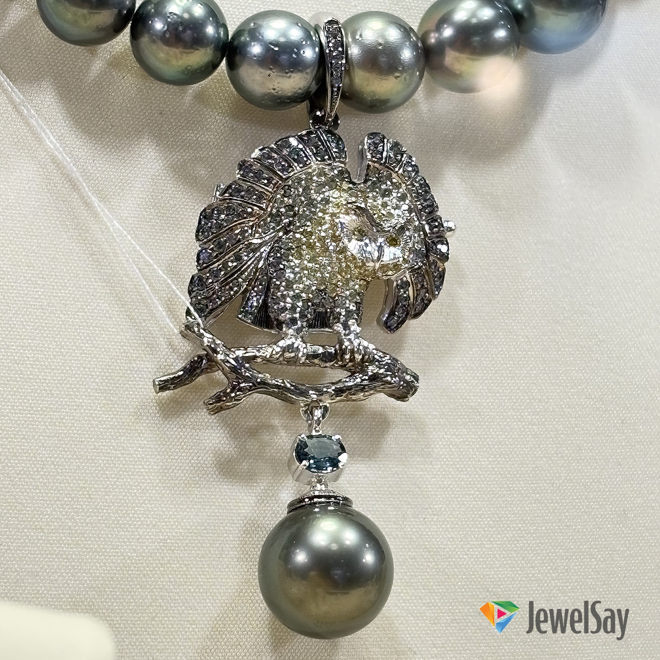 Каждый ювелир JewelSay имеет богатейший профессиональный опыт и глубокие знания в области ювелирного искусства