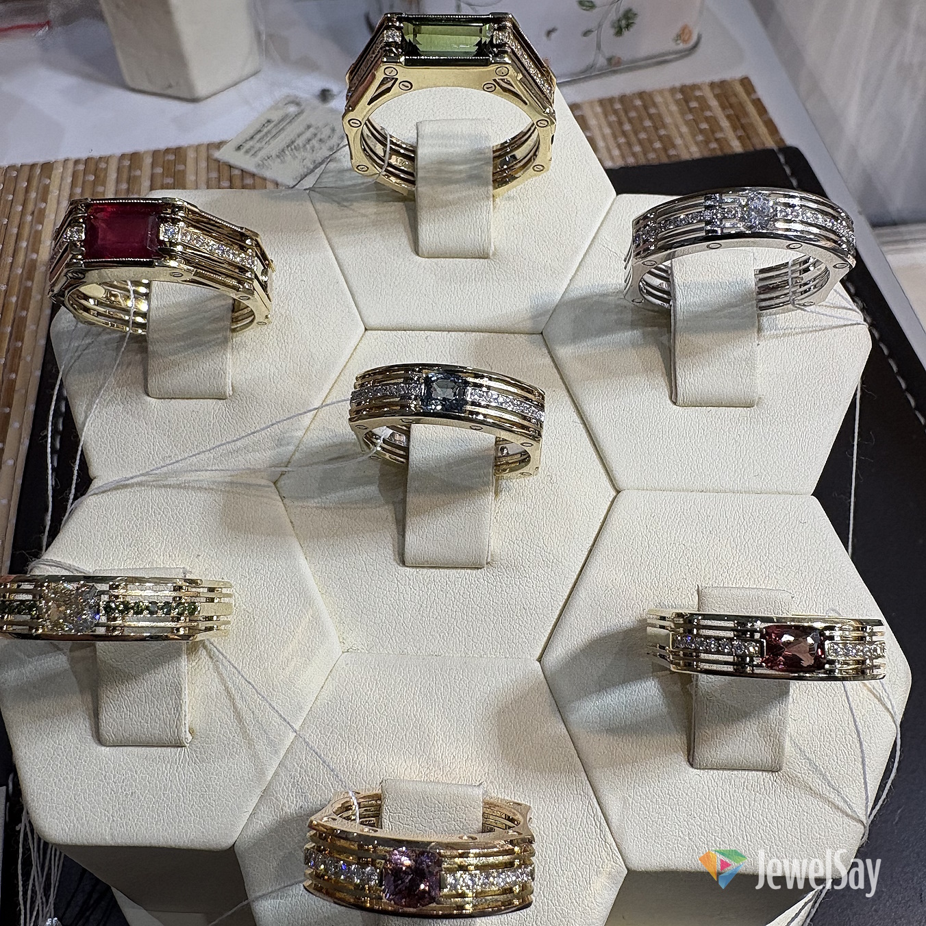Our team of expert jewelers has been crafting premium, custom-designed modular and wedding rings for many years, bringing the most intricate ideas to life