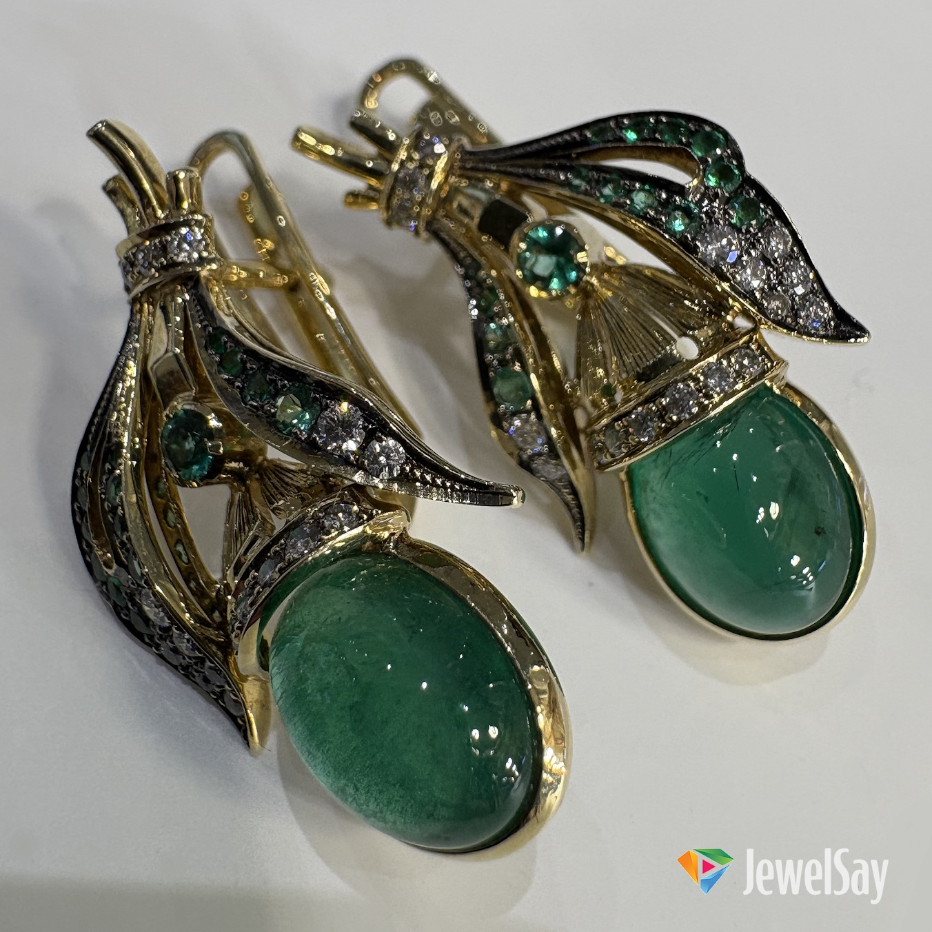 Украшения из золота заказывают абсолютно различные категории клиентов