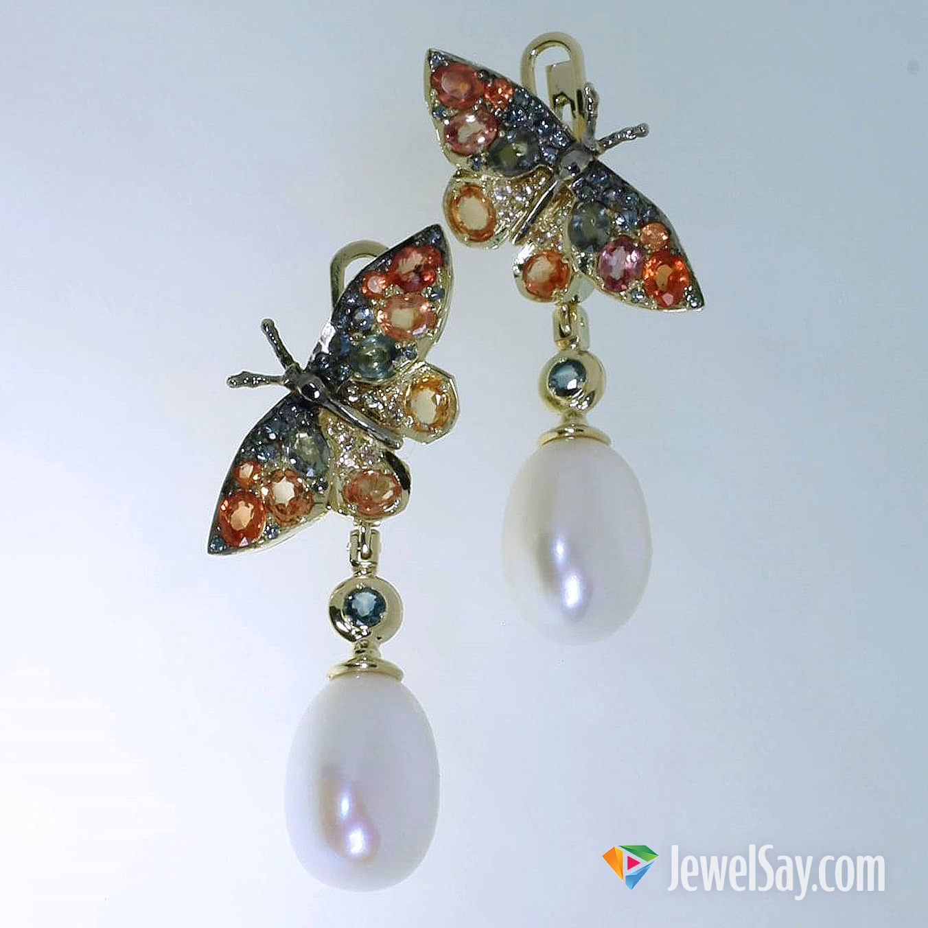 С нашими мастерами процесс создания превращается в магию, результатом которого становятся серьги с натуральным жемчугом, достойные музейных залов