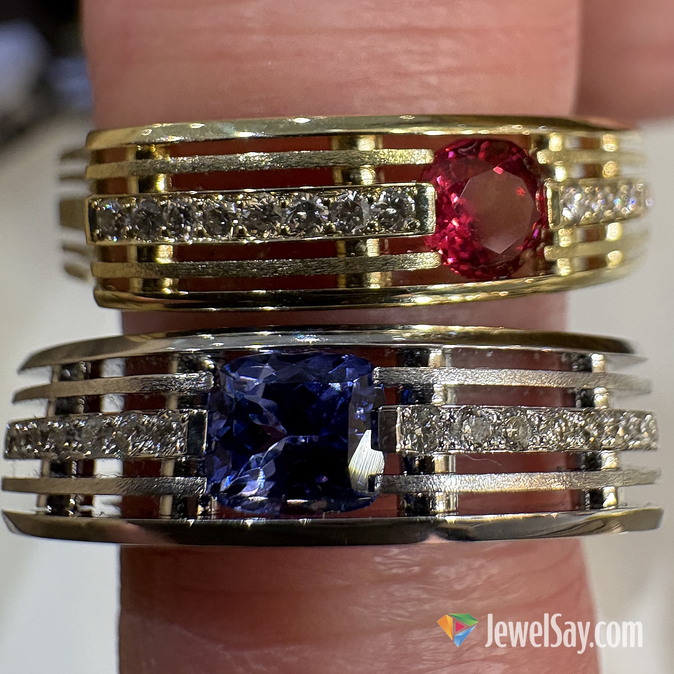 Золотые составные кольца идеально подходят для самых различных случаев и торжественных мероприятий