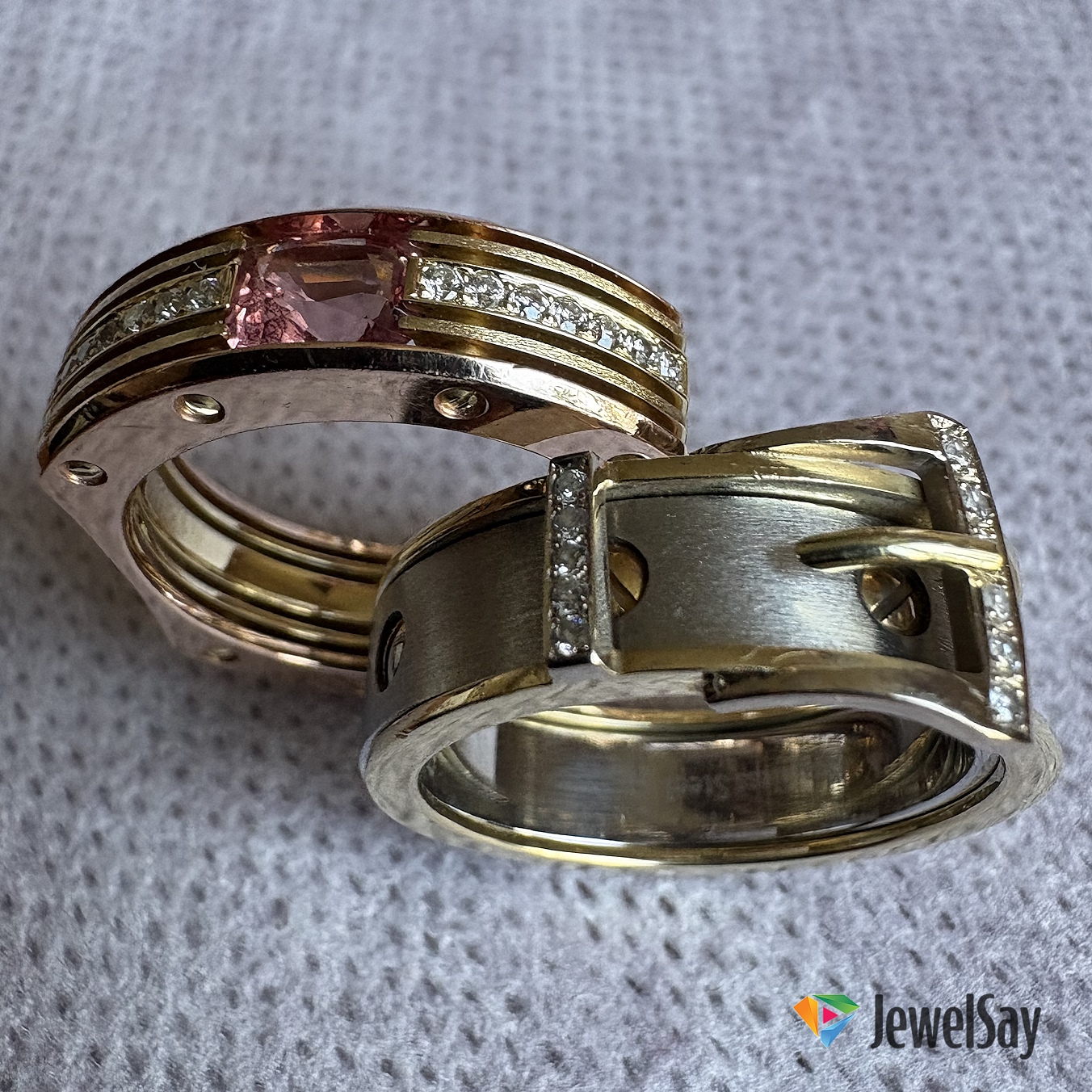 Выставка-продажа ювелирных украшений - это уникальное событие, на котором мастера демонстрируют свои лучшие работы