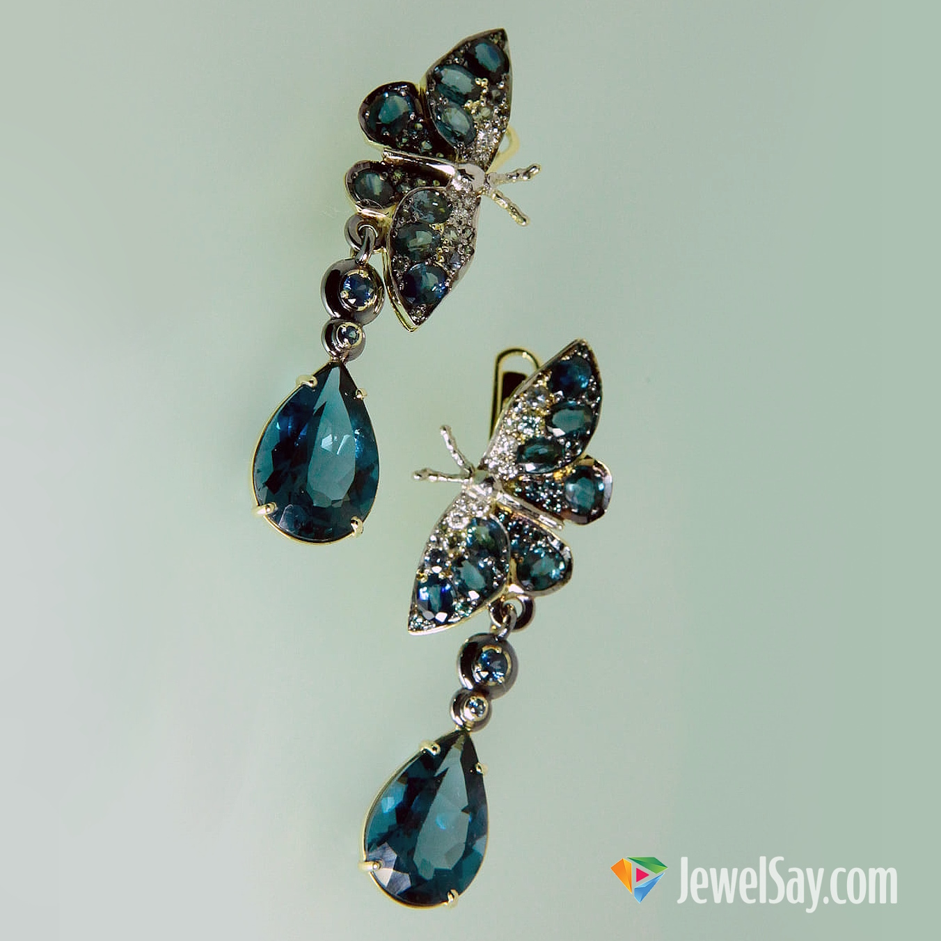 Правильно подобранные золотые серьги-подвески подойдут к любому случаю и легко освежат Ваш образ