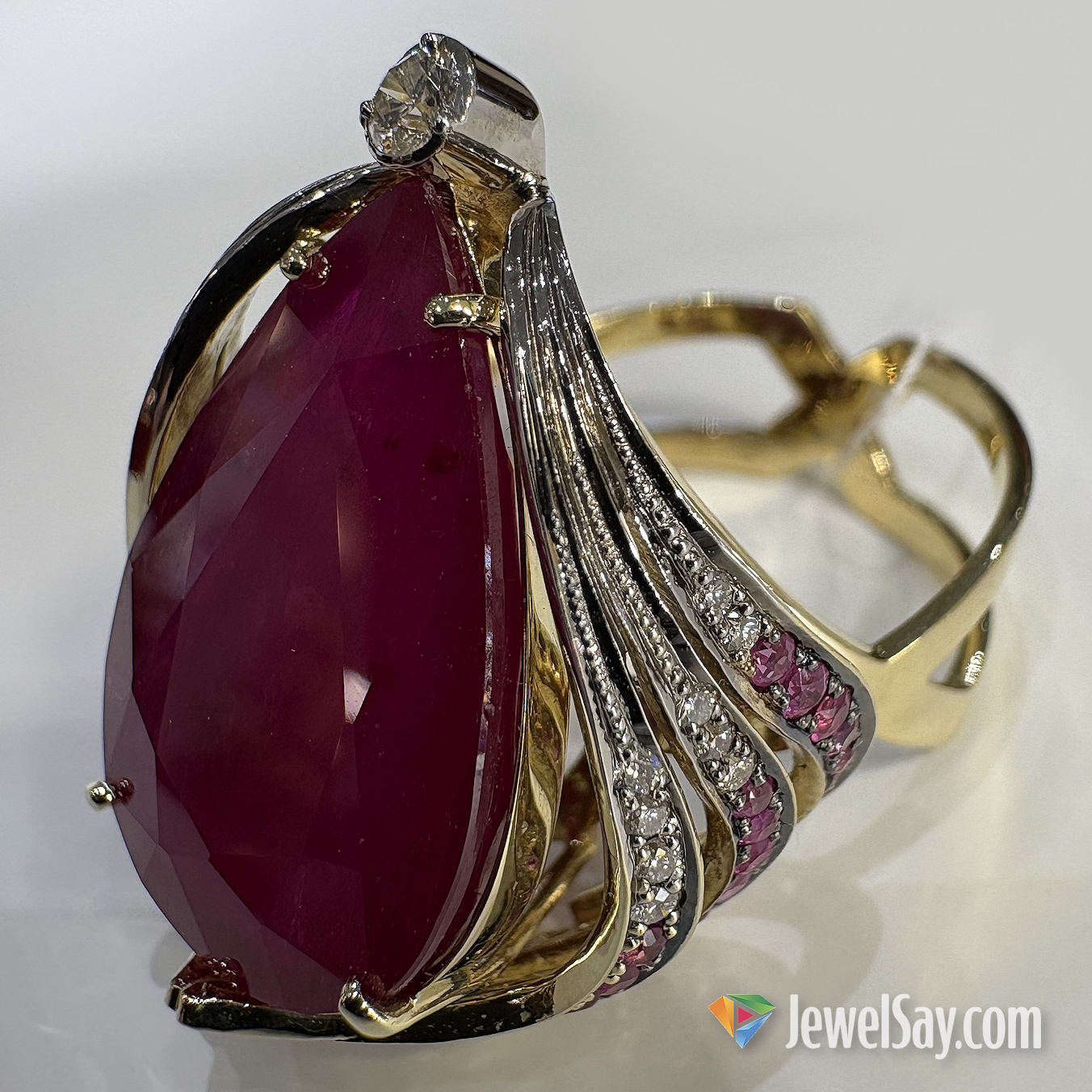 Эксклюзивные украшения из розового золота: нежная женственность