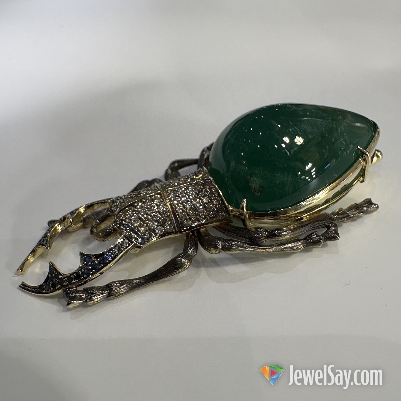 Gold jewelry often depicted scenes from myths, the gods of Olympus, and epic heroes, as well as animals and insects Gold jewelry often depicted scenes from myths, the gods of Olympus, and epic heroes, as well as animals and insects